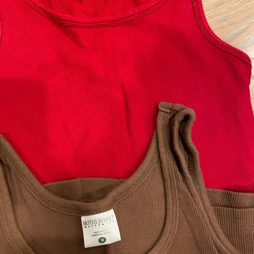 Motherhood Maternity and Old Navy Maternity tank tops size M